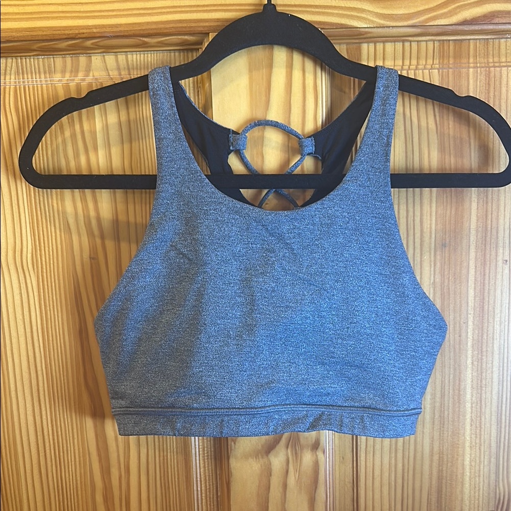 Lululemon size 8 sports bra